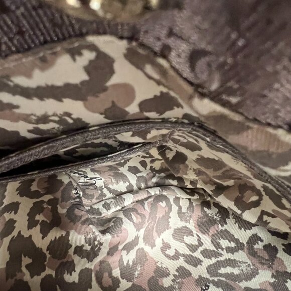 Guess Like New Shimmering Silver Quilted Purse - Picture 10 of 16